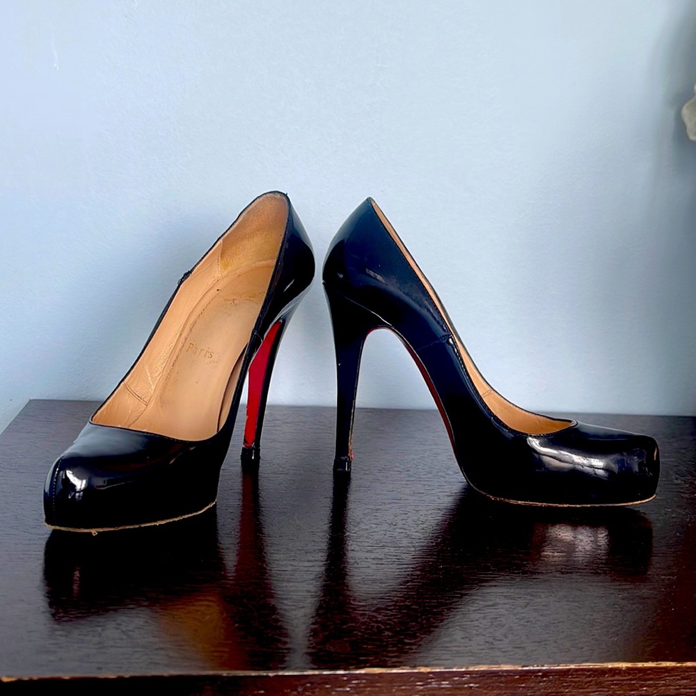 Christian Loubuiton black patent leather classic heel